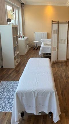 Behandlungsraum für Rebalancing und Energiearbeit – Praxis Corinna Schusser